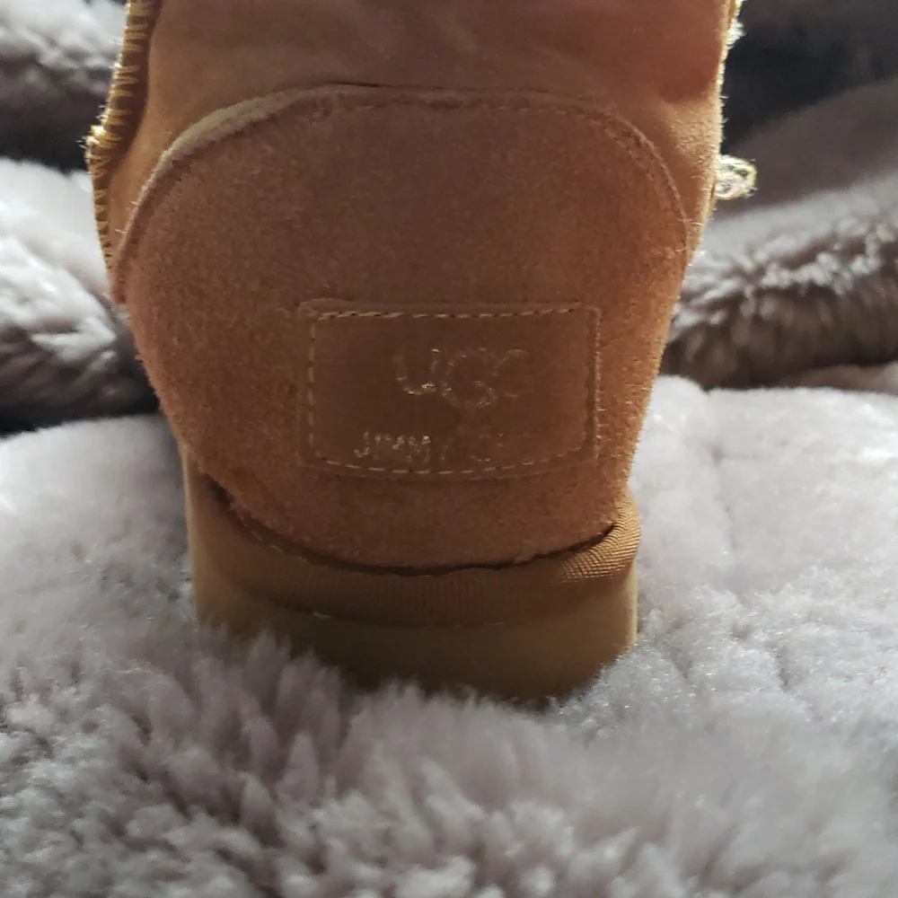 Ugg Jimmy Choo boots - Picture 2 of 6
